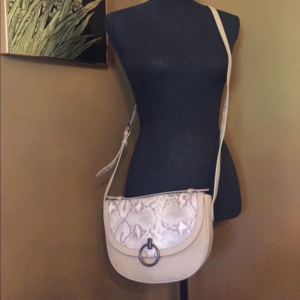 Universal Thread Tan Snakeskin Crossbody New - Picture 1 of 13